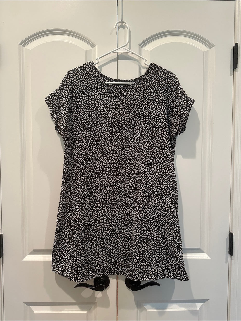 Black & White Leopard Print Short Sleeve Tunic